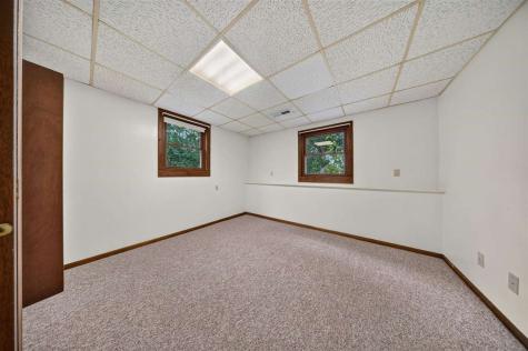 164 Hummingbird Lane Iowa City IA 52245