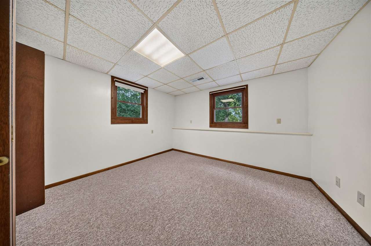 164 Hummingbird Lane Iowa City IA 52245