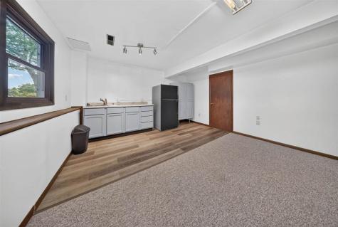 164 Hummingbird Lane Iowa City IA 52245