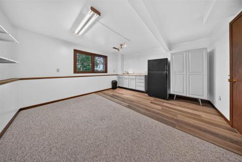 164 Hummingbird Lane Iowa City IA 52245