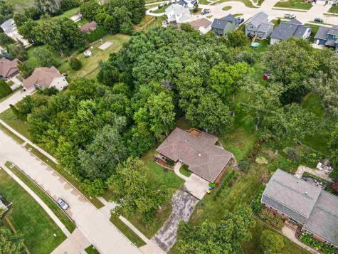 164 Hummingbird Lane Iowa City IA 52245
