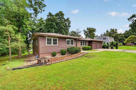 164 Hummingbird Lane Iowa City IA 52245
