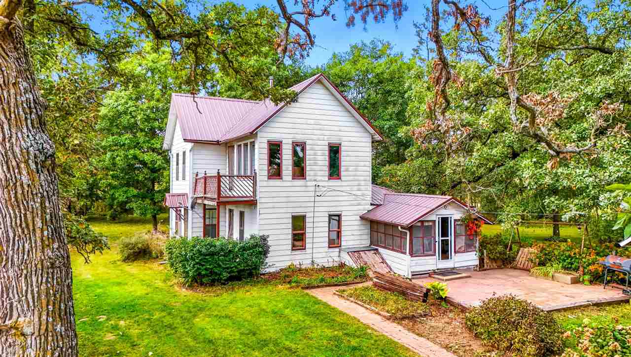 1232 540th Street SW Kalona IA 52247