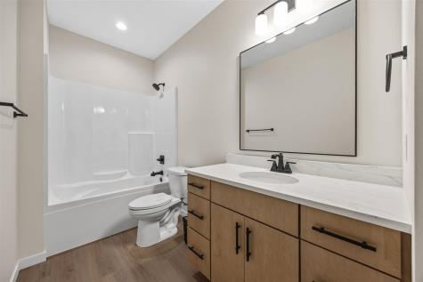 648 Rock Ridge Road Tiffin IA 52340