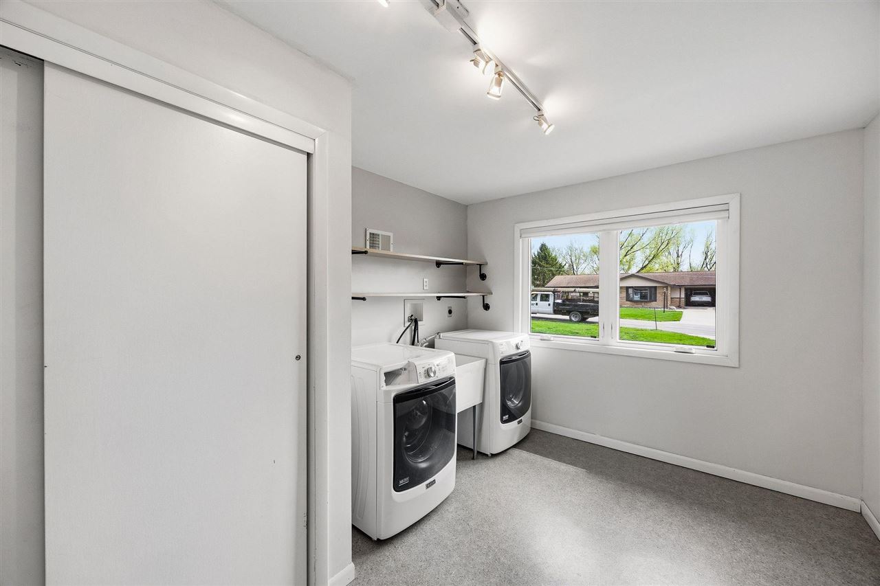 3868 Martin Lane NE Iowa City IA 52240