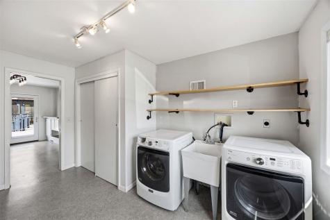3868 Martin Lane NE Iowa City IA 52240