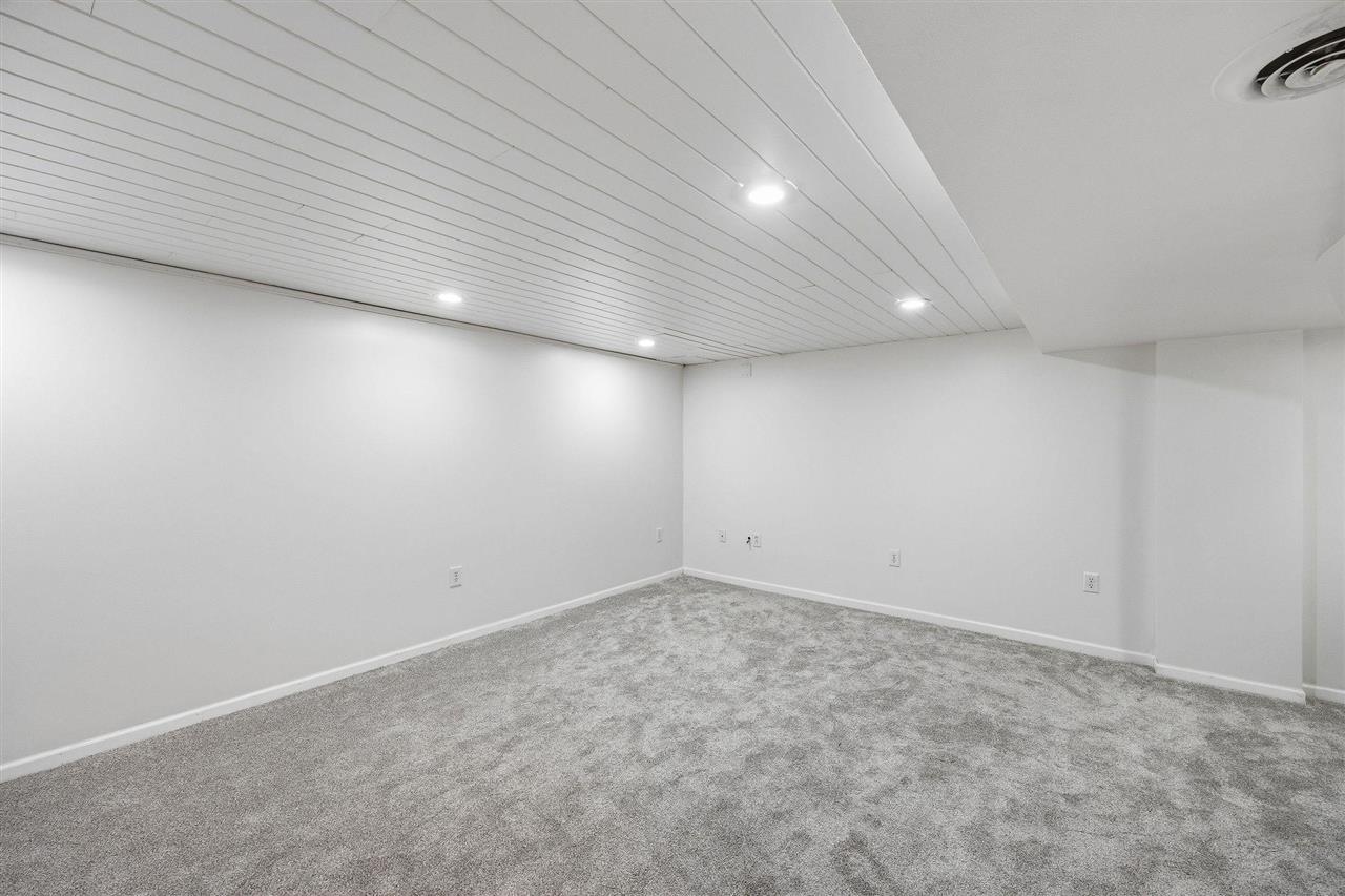 3868 Martin Lane NE Iowa City IA 52240
