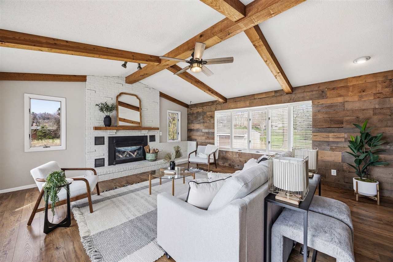 3868 Martin Lane NE Iowa City IA 52240