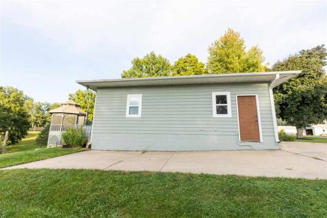 3868 Martin Lane NE Iowa City IA 52240