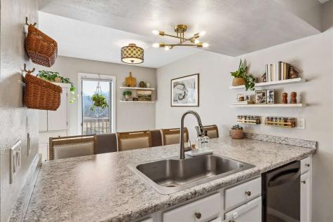 1103 22nd Avenue Coralville IA 52241