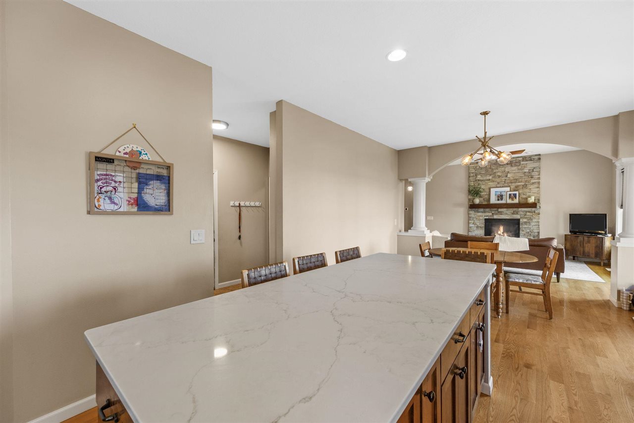 725 15th Avenue SW Mt Vernon IA 52314