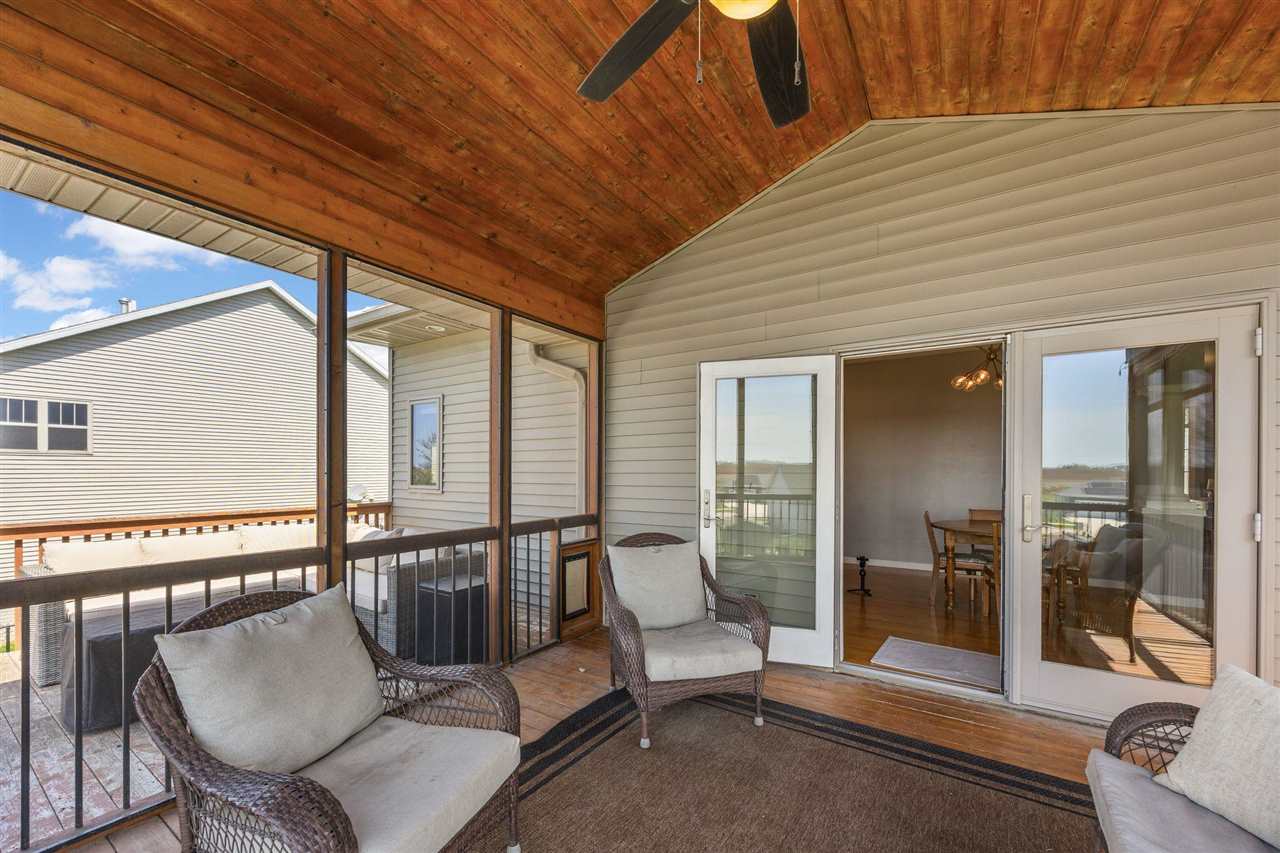 725 15th Avenue SW Mt Vernon IA 52314