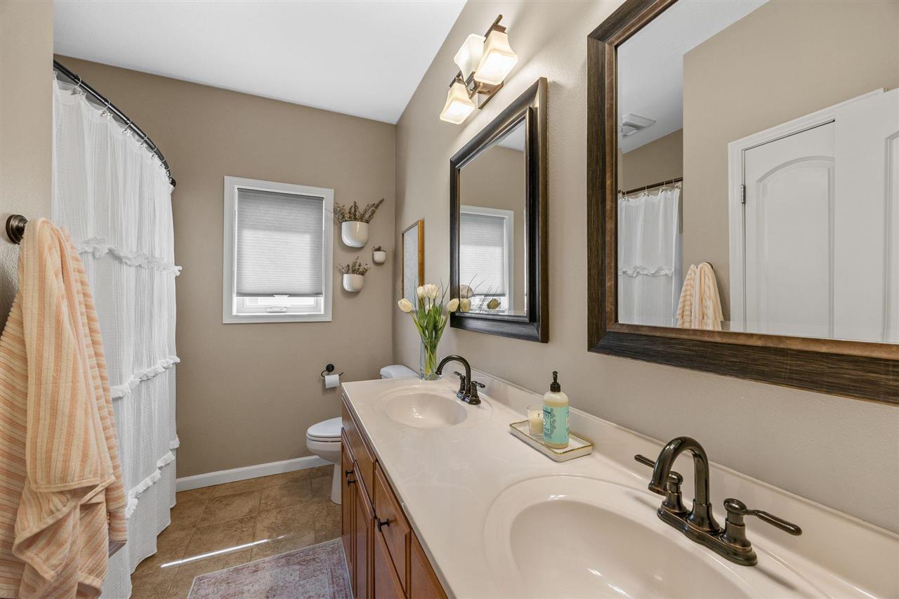 725 15th Avenue SW Mt Vernon IA 52314