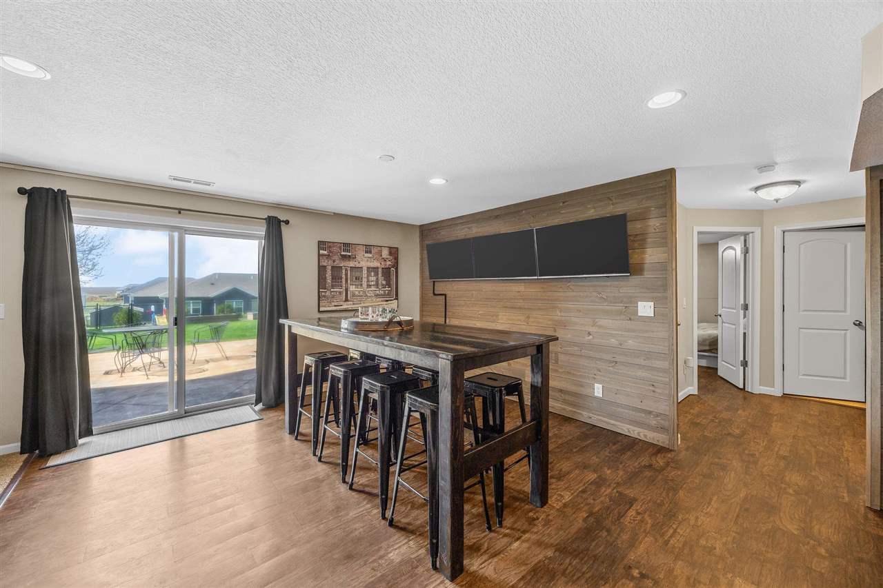 725 15th Avenue SW Mt Vernon IA 52314