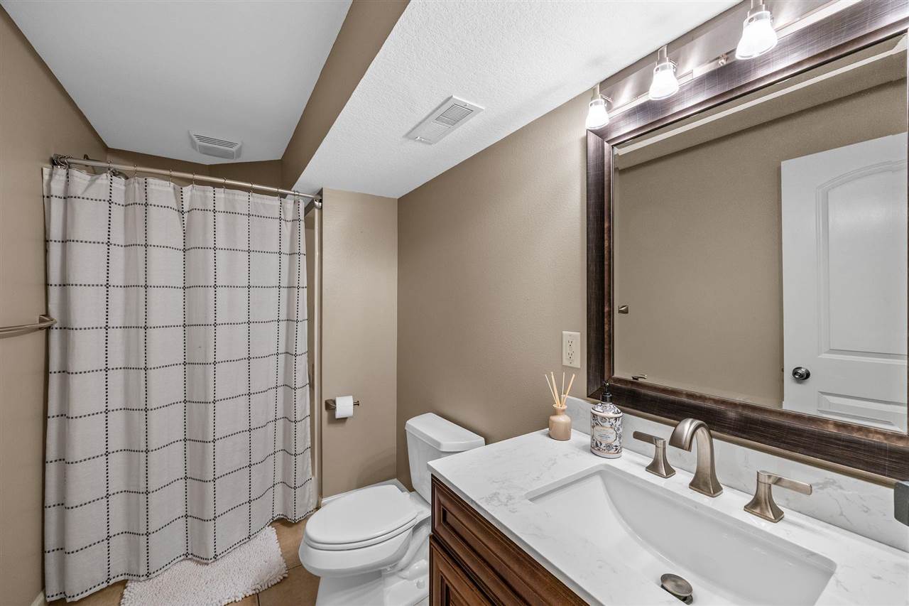 725 15th Avenue SW Mt Vernon IA 52314