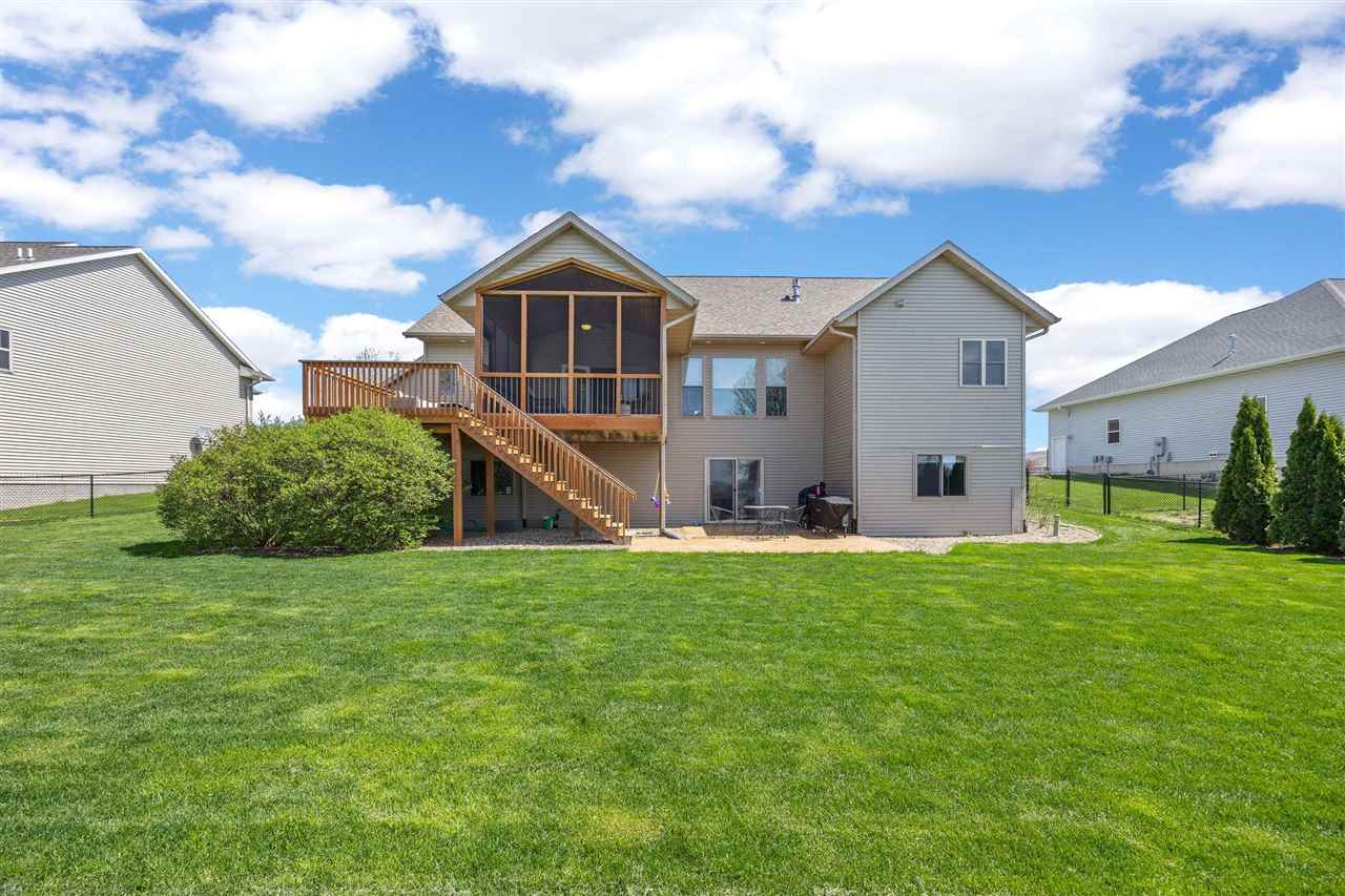 725 15th Avenue SW Mt Vernon IA 52314
