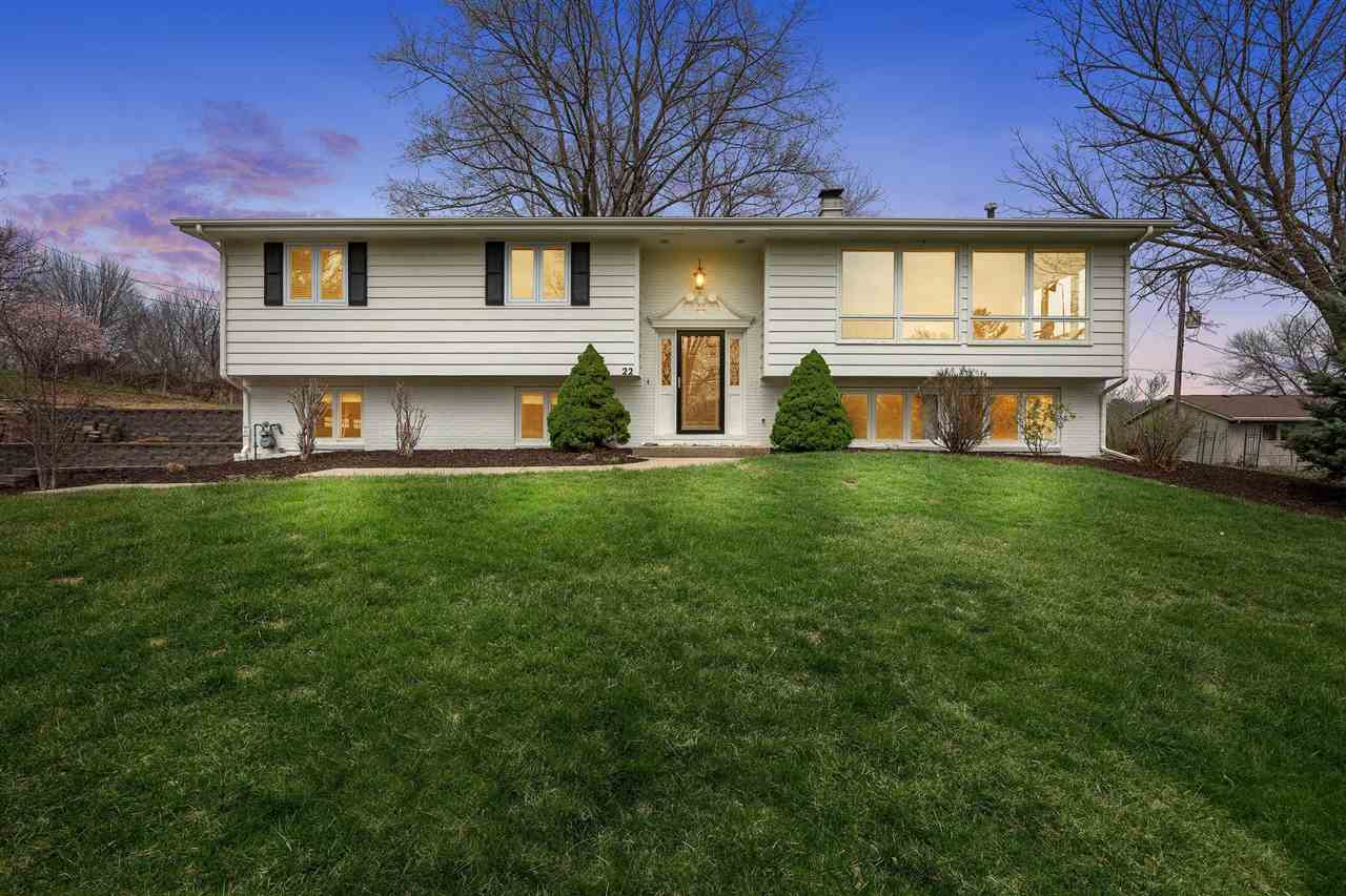 22 Fairview Knoll NE Iowa City IA 52240