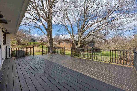 22 Fairview Knoll NE Iowa City IA 52240