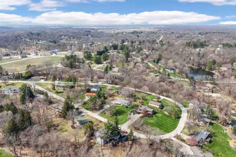 22 Fairview Knoll NE Iowa City IA 52240