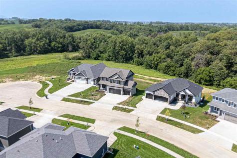 3073 Ridgeview Circle Coralville IA 52241