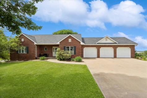 2765 Jeremy Court NW Swisher IA 52338