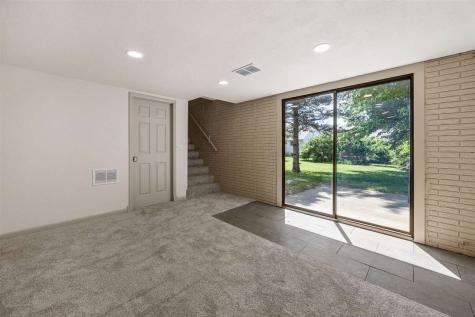 333 E 6th Street Solon IA 52333