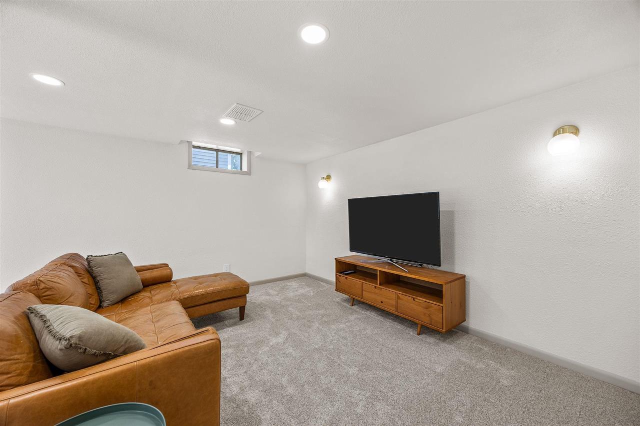 333 E 6th Street Solon IA 52333