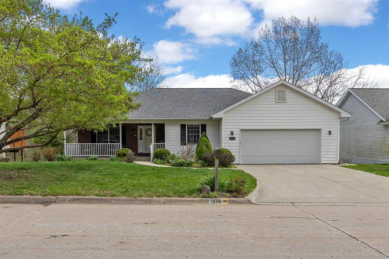 1926 Meadow Ridge Lane Iowa City IA 52245