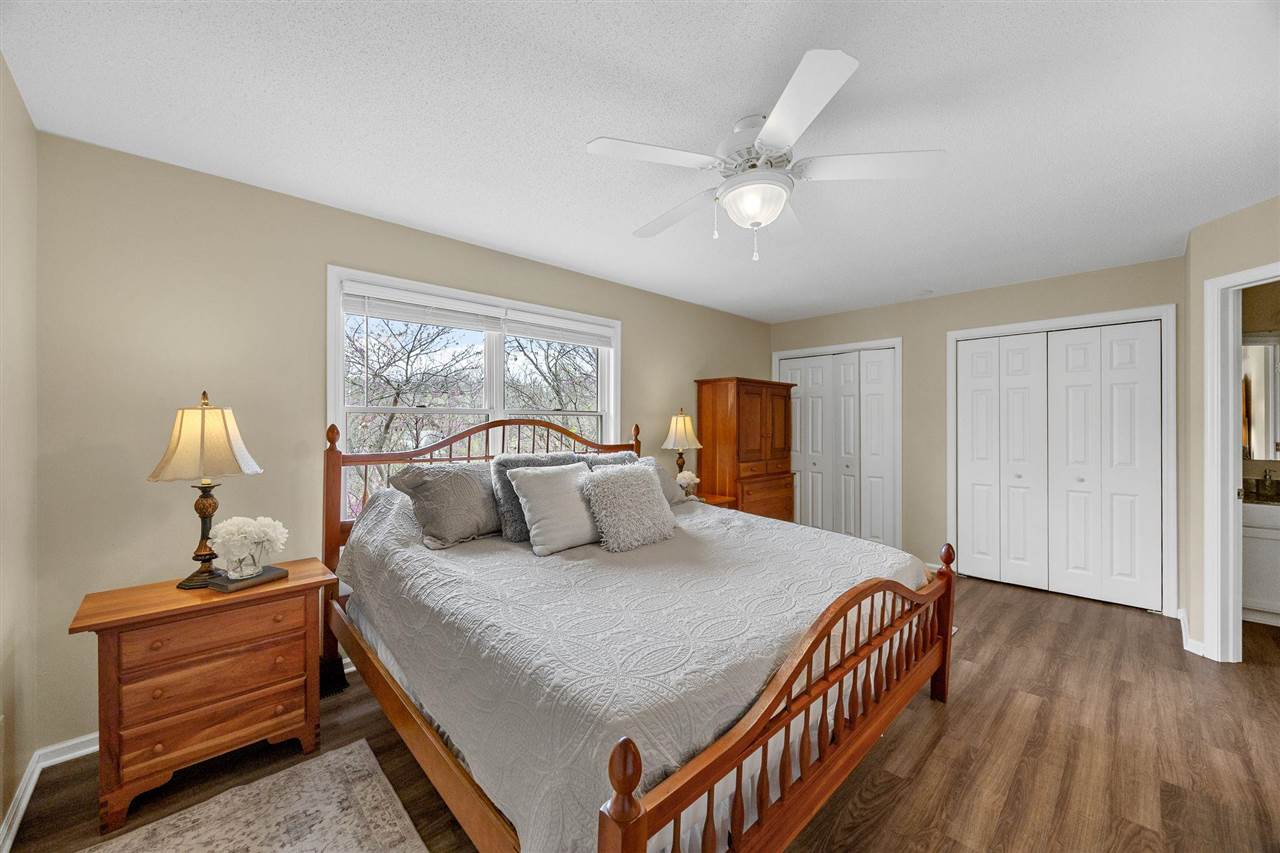 1926 Meadow Ridge Lane Iowa City IA 52245