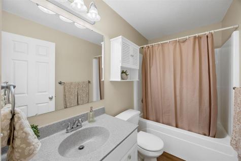 1926 Meadow Ridge Lane Iowa City IA 52245