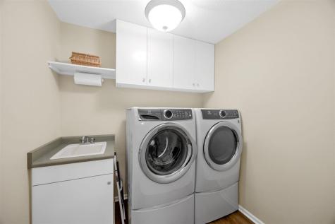 1926 Meadow Ridge Lane Iowa City IA 52245