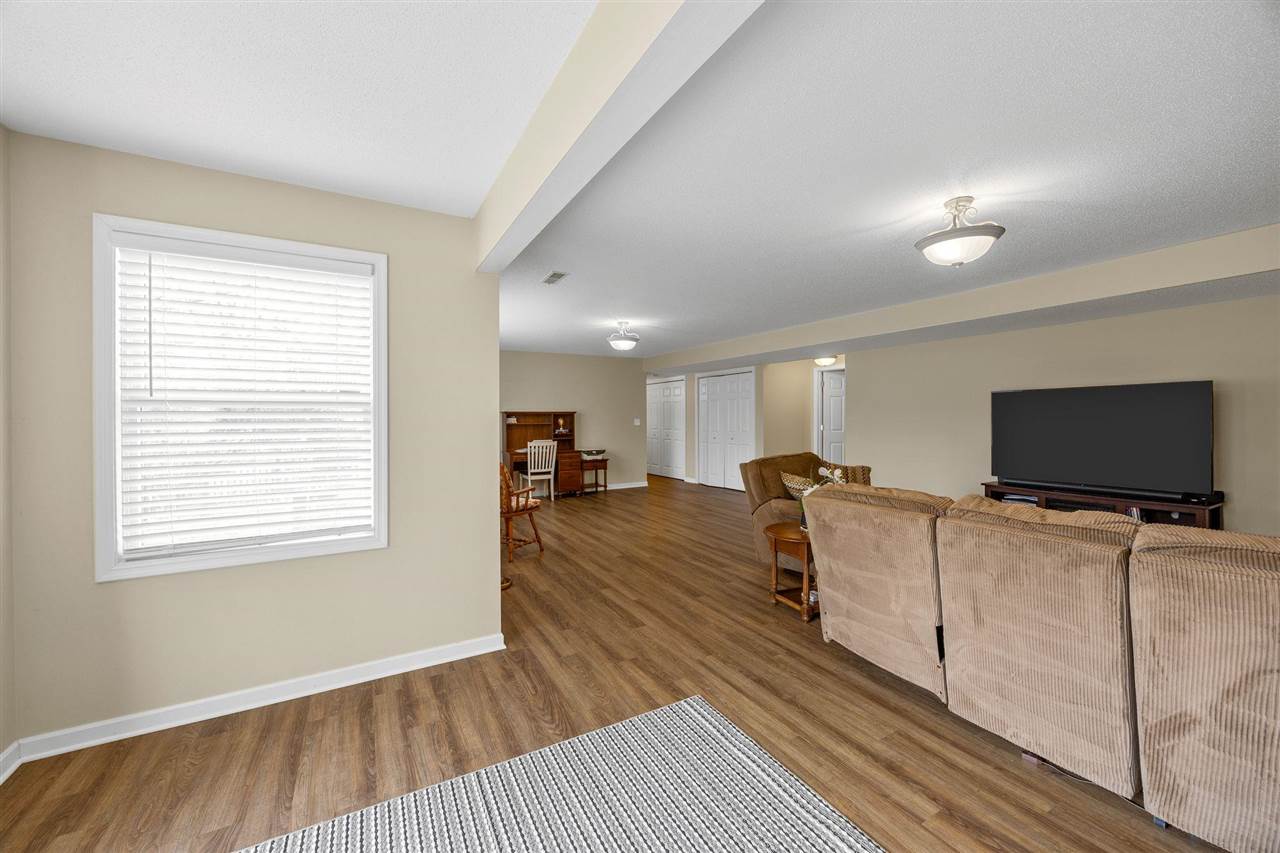 1926 Meadow Ridge Lane Iowa City IA 52245