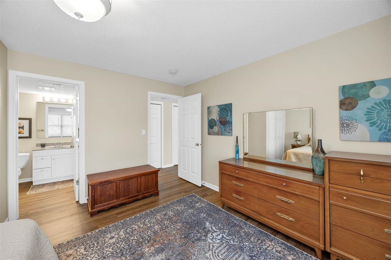 1926 Meadow Ridge Lane Iowa City IA 52245