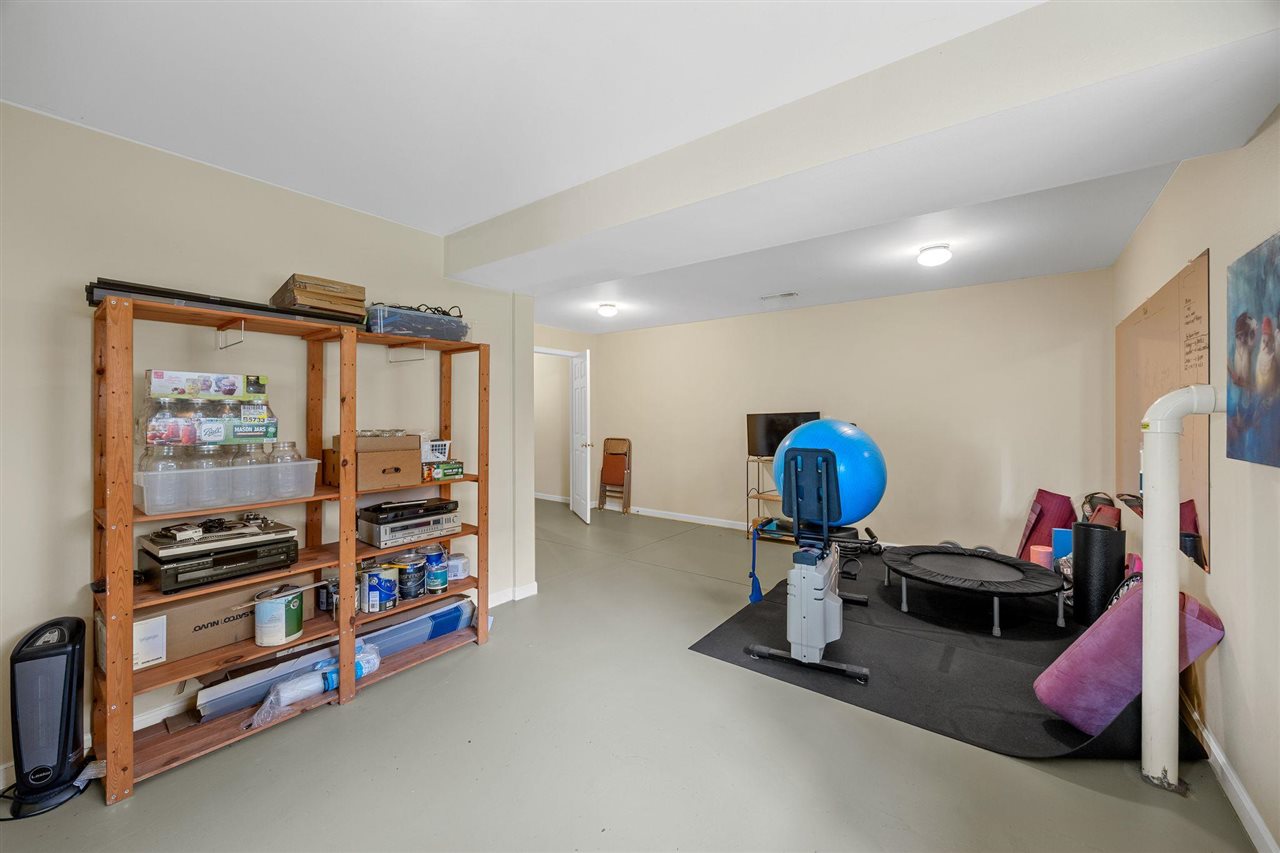 1926 Meadow Ridge Lane Iowa City IA 52245