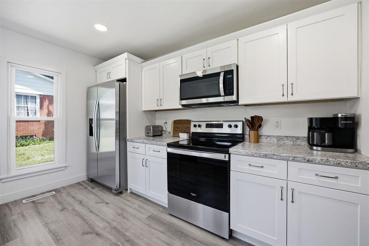 721 6th Street Kalona IA 52247