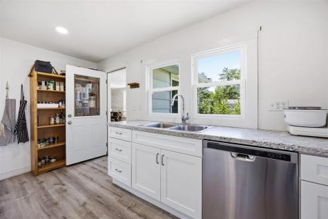 721 6th Street Kalona IA 52247