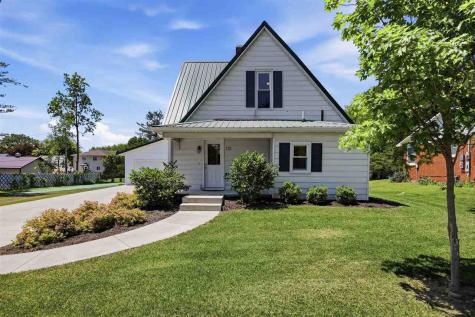 721 6th Street Kalona IA 52247