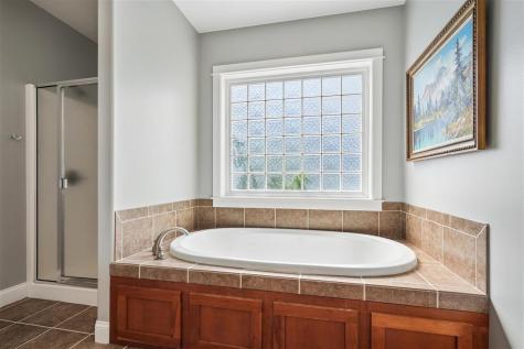 4617 Oak Creek Court NE Cedar Rapids IA 52411