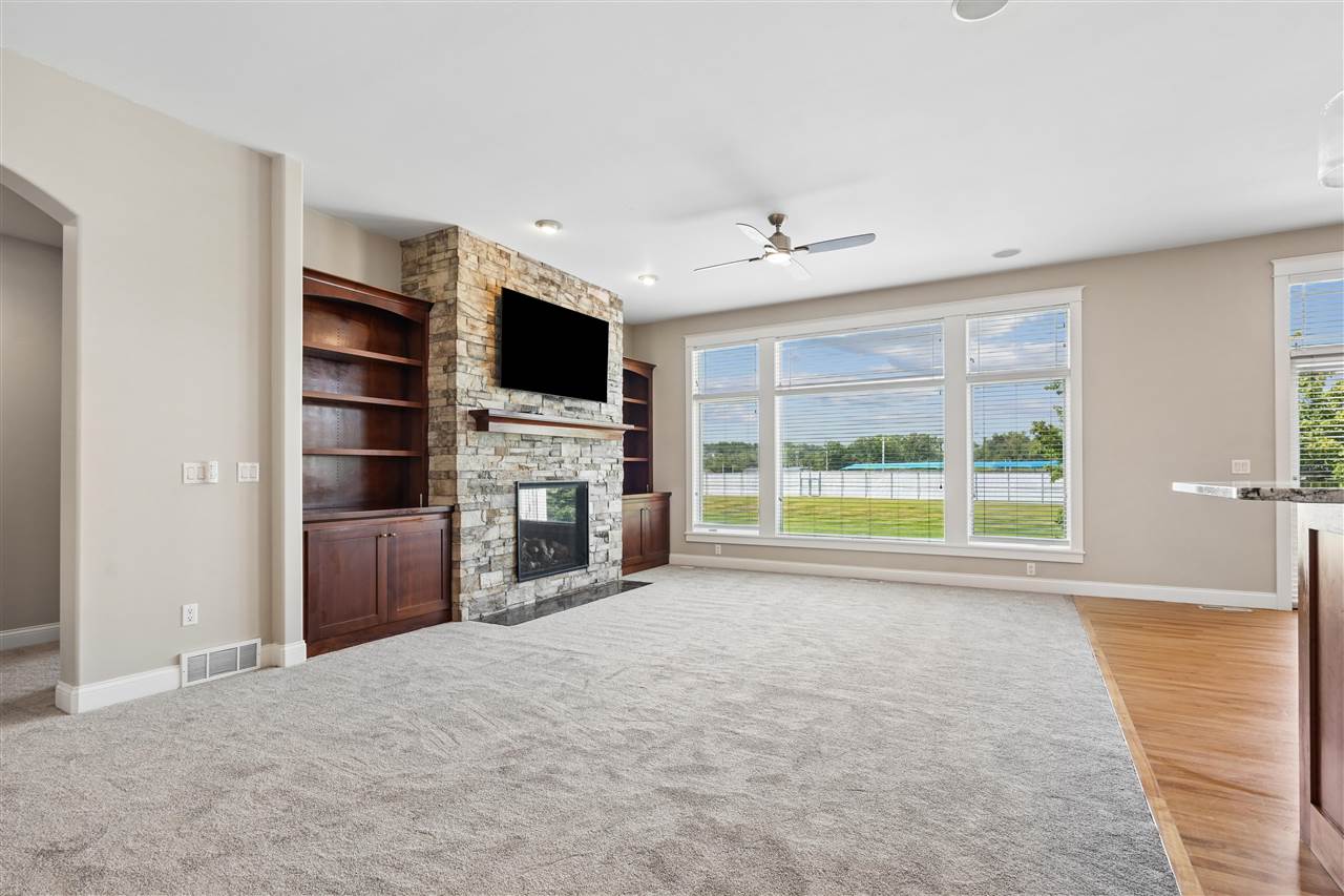 4617 Oak Creek Court NE Cedar Rapids IA 52411