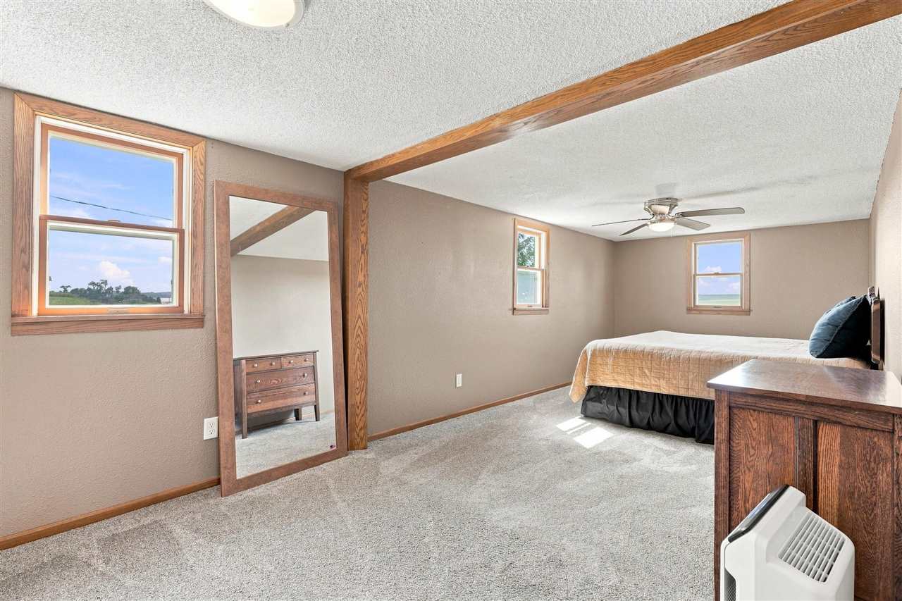 3162 R Avenue North English IA 52316