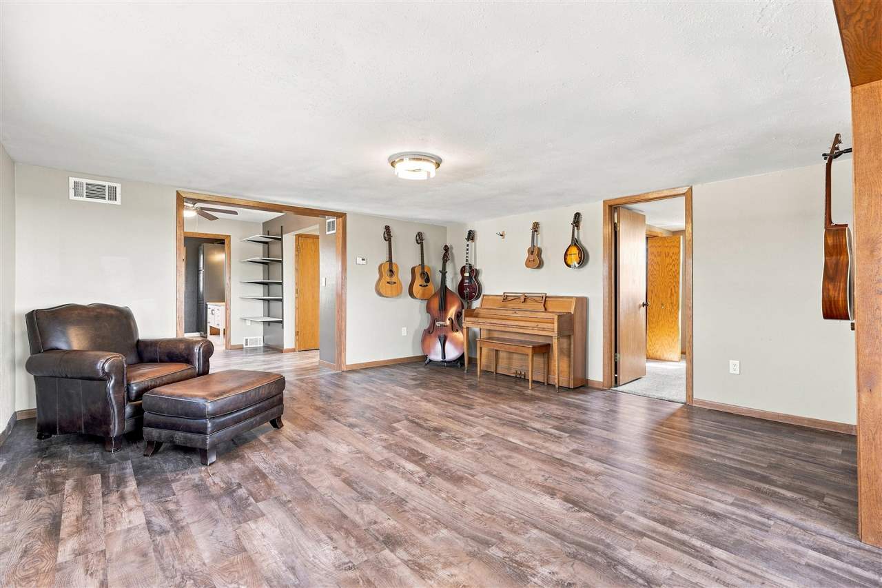 3162 R Avenue North English IA 52316