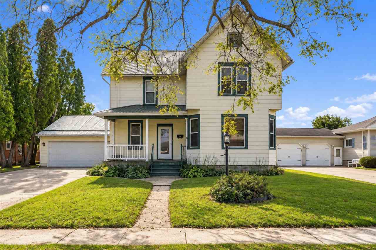 609 W 1st Avenue Dyersville IA 52040