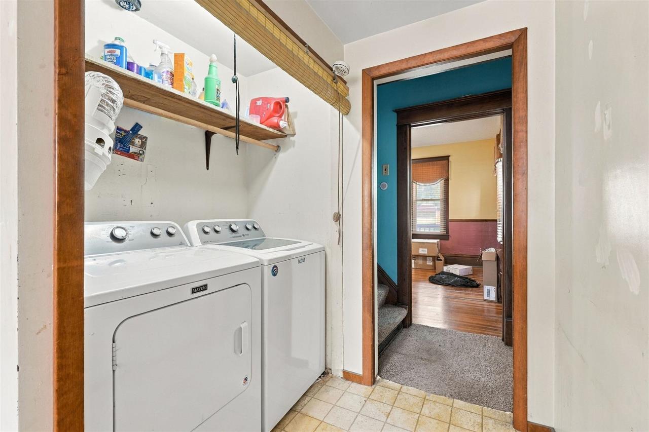 609 W 1st Avenue Dyersville IA 52040