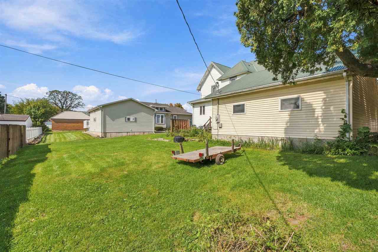 609 W 1st Avenue Dyersville IA 52040