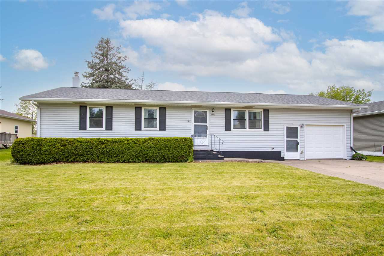 1505 N 6th Avenue Washington IA 52353