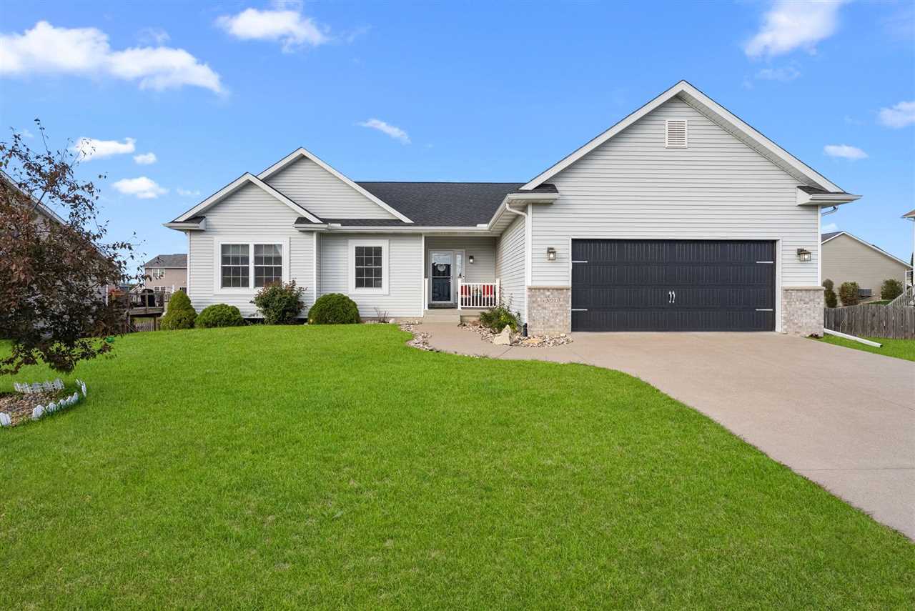 4390 Tranquility Trail Bettendorf IA 52722