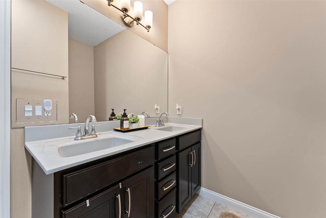 4390 Tranquility Trail Bettendorf IA 52722