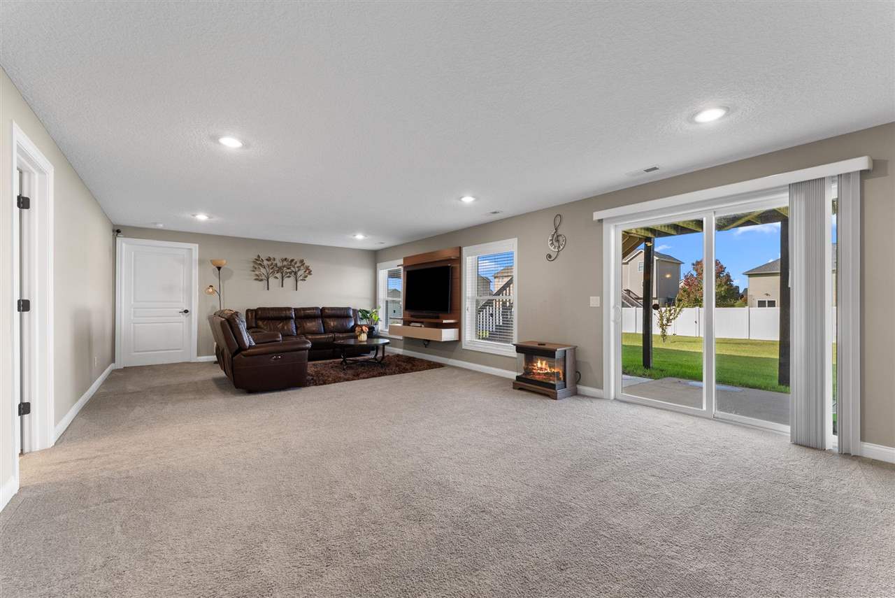 4390 Tranquility Trail Bettendorf IA 52722