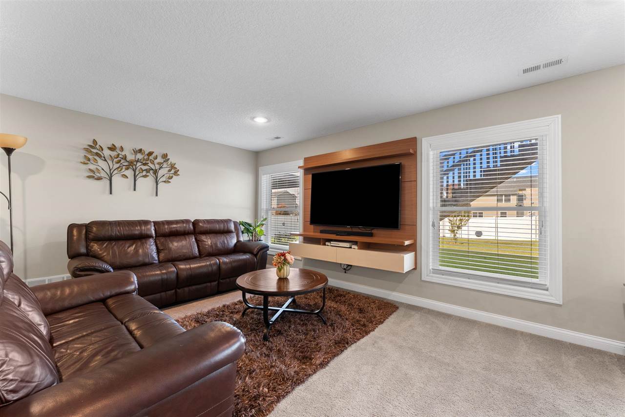 4390 Tranquility Trail Bettendorf IA 52722