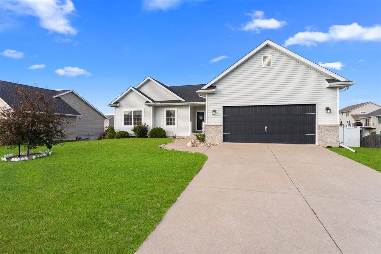 4390 Tranquility Trail Bettendorf IA 52722